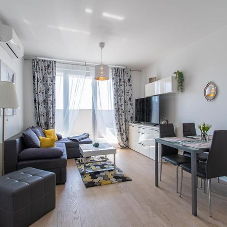 Flexible Selfcheckins 32 - Zagreb - Garage - Electric Vehicle Ccharger - Big Loggia - New - Apartments Repinc 32 Exterior foto